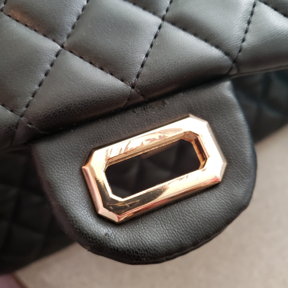 Badgley Mischka black pillow quilt purse / shoulder bag - Picture 2 of 16